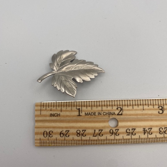 Authentic Vintage TIFFANY & CO Maple Leaf brooch - Picture 7 of 7